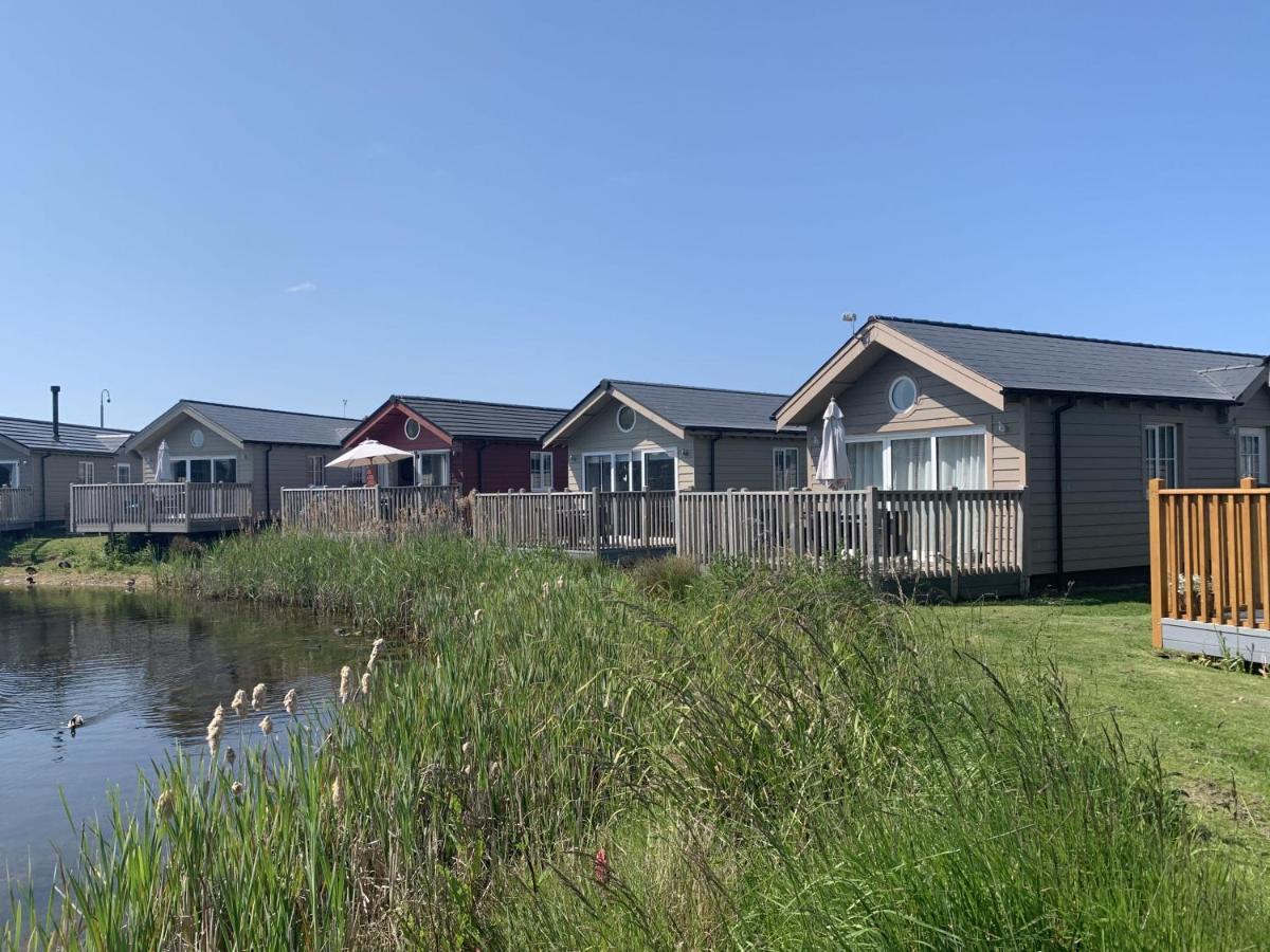 The Lake House At The Bay Filey, Sleeps 4, 1 Dog Welcome For Free Too المظهر الخارجي الصورة